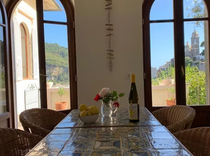 Paolo Lemon Tree Villa
